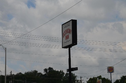 Economy Inn - Sweetwater image 1